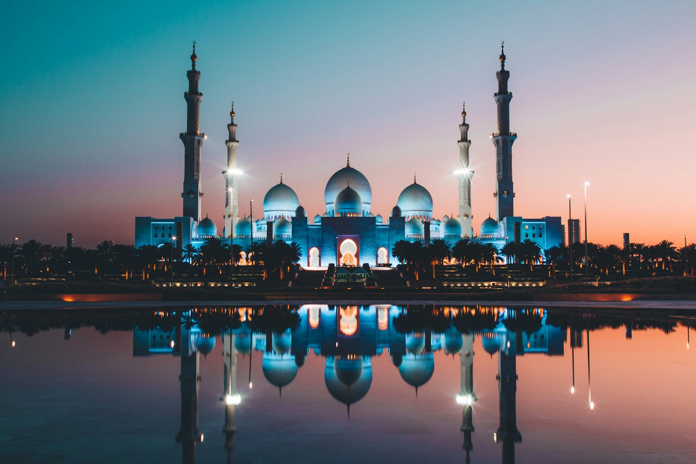 Sheikh Zayed Grand Mosque reflected in a pool, Abu Dhabi